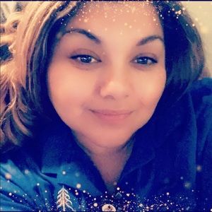 Meet your Posher, Monique